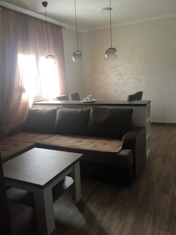 Eko Apartmani Krackovic Golubovci Esterno foto