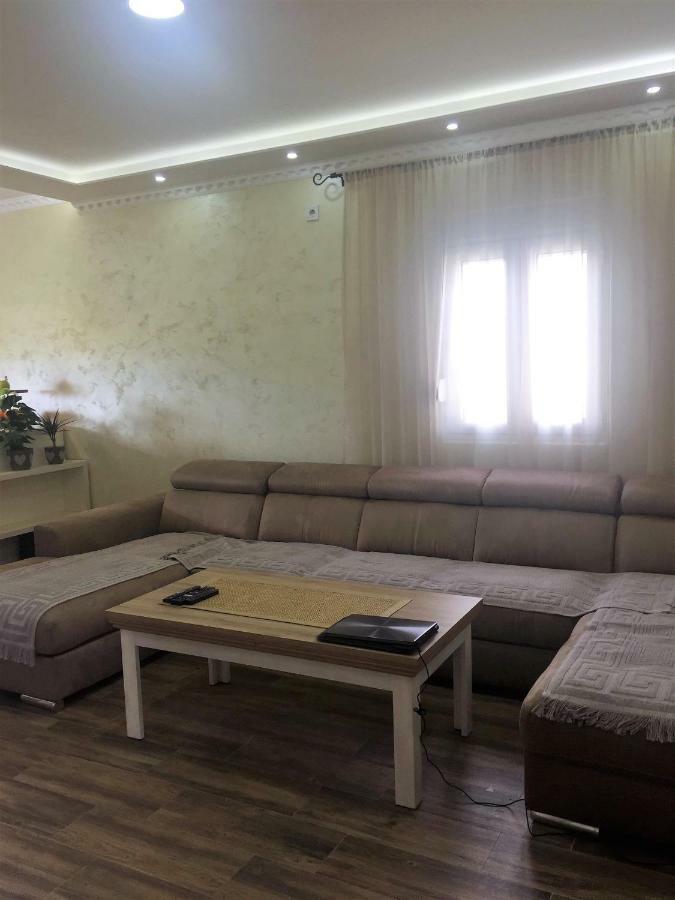 Eko Apartmani Krackovic Golubovci Esterno foto