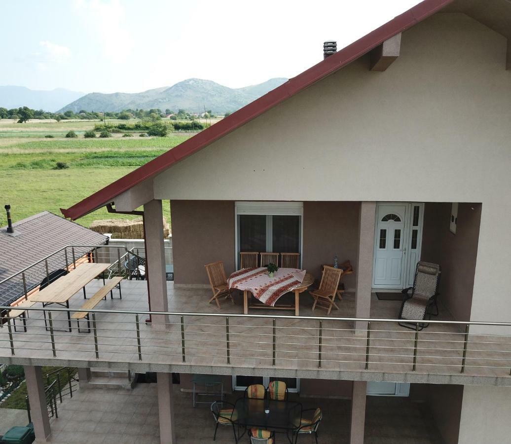 Eko Apartmani Krackovic Golubovci Esterno foto